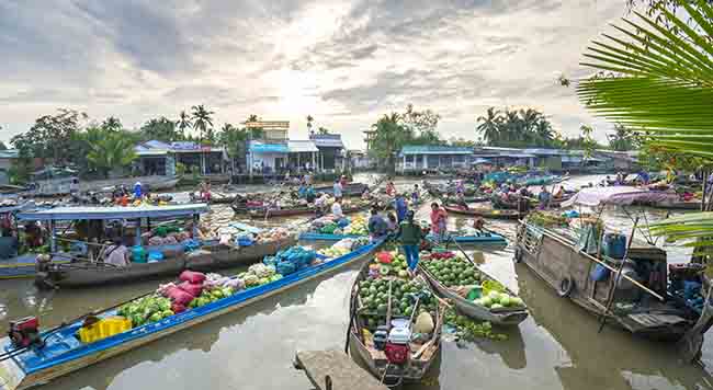 mercado-flotante-en-delta-del-mekong